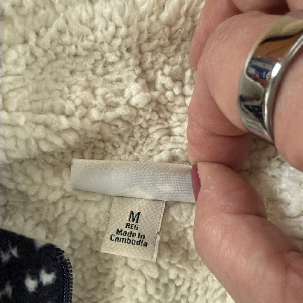L.L. Bean Cream and Black Fleece Jacket - Picture 3 of 4